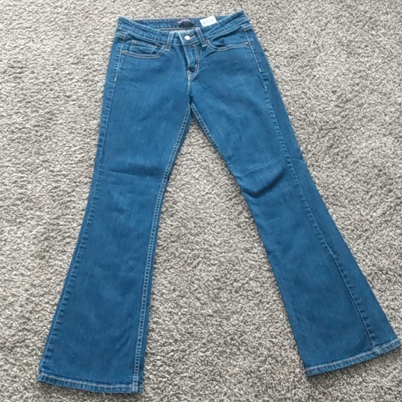 Size 5 Levi's superlow boot cut new without tags - Picture 5 of 9